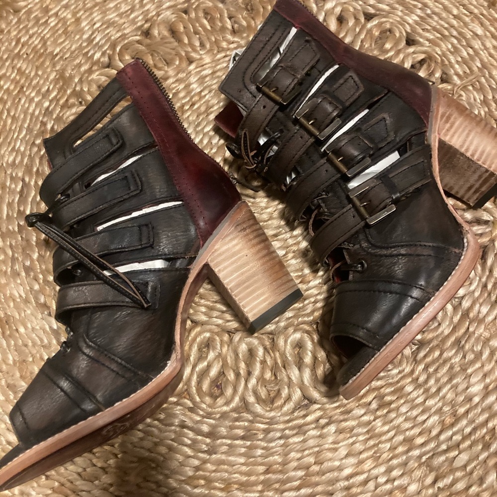 Nib freebird Braeden boots Sz 9